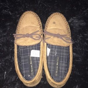 Hickory mountain slippers size 9